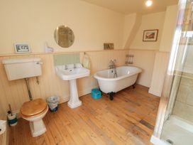 Burnside - North Yorkshire (incl. Whitby) - 4170 - thumbnail photo 25