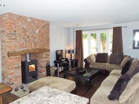 Alveton - Peak District - 4300 - thumbnail photo 2