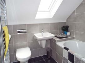 Alveton - Peak District - 4300 - thumbnail photo 7