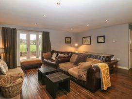 Heythrop - Peak District - 4302 - thumbnail photo 2