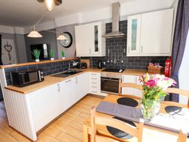 Corvette - Anglesey - 4504 - thumbnail photo 10