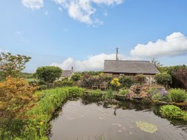 Dolphin Bach - North Wales - 5074 - thumbnail photo 2