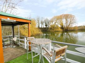 The Lakeside Yurt - Cotswolds - 6017 - thumbnail photo 9