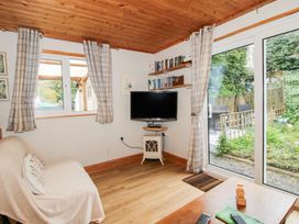 The Log Cabin - Shropshire - 6749 - thumbnail photo 3