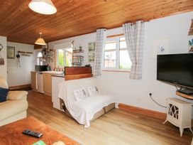 The Log Cabin - Shropshire - 6749 - thumbnail photo 4