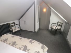 Cwtch Apartment - Pen Coed - South Wales - 7184 - thumbnail photo 14
