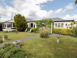 Beach Bungalow - North Wales - 8086 - thumbnail photo 27