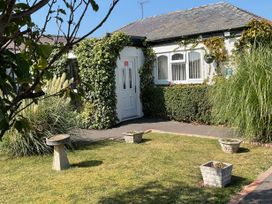 Beach Bungalow - North Wales - 8086 - thumbnail photo 40