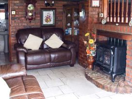 Severn Bank Lodge - Cotswolds - 8765 - thumbnail photo 3