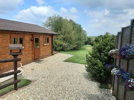 Pennylands Hill View Lodge - Cotswolds - 913474 - thumbnail photo 2