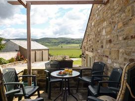 Penyghent View - Yorkshire Dales - 914777 - thumbnail photo 2