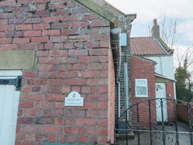 Airy Hill Old Farmhouse - North Yorkshire (incl. Whitby) - 915188 - thumbnail photo 2