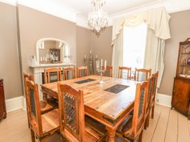 Burford House - Isle of Wight & Hampshire - 917394 - thumbnail photo 8
