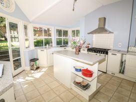 Burford House - Isle of Wight & Hampshire - 917394 - thumbnail photo 18