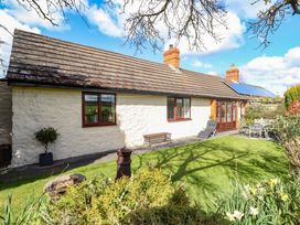 Castle View Cottage - North Wales - 919846 - thumbnail photo 1