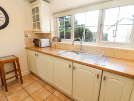 Castle View Cottage - North Wales - 919846 - thumbnail photo 11