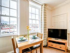 What a View at Quayside Apartment - North Yorkshire (incl. Whitby) - 920191 - thumbnail photo 5