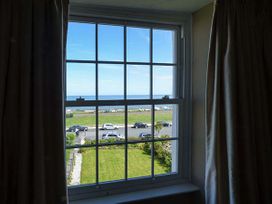 Sea View Apartment - North Wales - 924749 - thumbnail photo 17