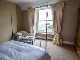 Sea View Apartment - North Wales - 924749 - thumbnail photo 9