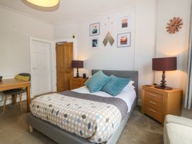 Y Castell Apartment 1 - North Wales - 926578 - thumbnail photo 6