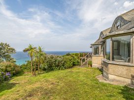 A house with a garden and sea view at Cragford in Sennen Cove