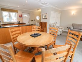 9 Porth Veor Villas - Cornwall - 927398 - thumbnail photo 12