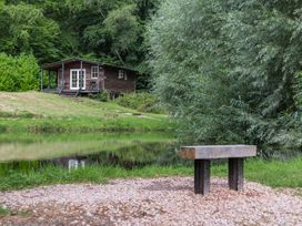 Lakeside Cabin - Devon - 928393 - thumbnail photo 25