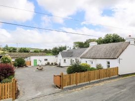 Whispering Willows - The Thatch - County Donegal - 928919 - thumbnail photo 2