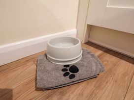 A pet bowl on a towel at La Rochelle in Whitby
