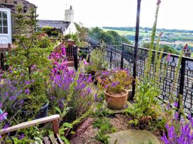 Ginnel Corner - Peak District - 931805 - thumbnail photo 16