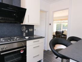 Southview - South Wales - 933345 - thumbnail photo 8
