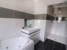 Southview - South Wales - 933345 - thumbnail photo 14