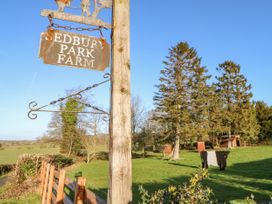 The Cartshed, Sedbury Park Farm - Yorkshire Dales - 934810 - thumbnail photo 25
