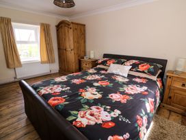 Cozy Cwtch Cottage - South Wales - 935330 - thumbnail photo 17