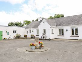 Whispering Willows - The Bungalow - County Donegal - 936116 - thumbnail photo 2