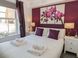 White Rose Apartment - North Yorkshire (incl. Whitby) - 936805 - thumbnail photo 9