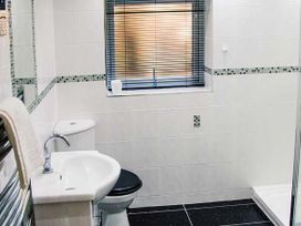 Dunsdale Lodge - North Wales - 938251 - thumbnail photo 16