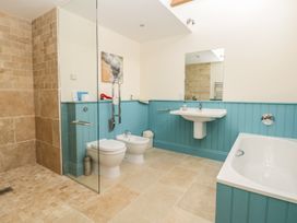 Cow Byre - North Yorkshire (incl. Whitby) - 943576 - thumbnail photo 15