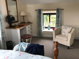 Oak Cottage - South Wales - 943683 - thumbnail photo 11