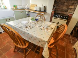 Hen's Cottage - Somerset & Wiltshire - 943791 - thumbnail photo 10