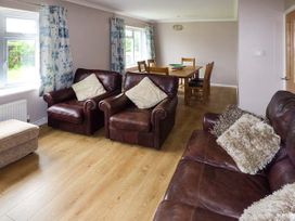 10 St. Nicholas Crescent - South Wales - 945422 - thumbnail photo 4