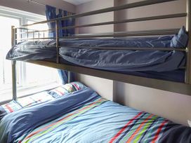 10 St. Nicholas Crescent - South Wales - 945422 - thumbnail photo 10