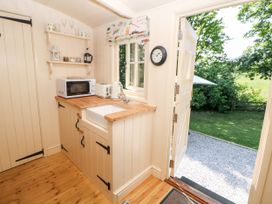 Shepherd's Hut - Peak District & Derbyshire - 945504 - thumbnail photo 6