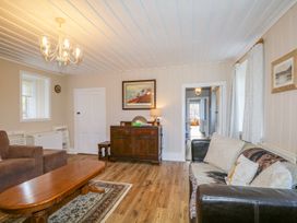 Larchgrove - Scottish Highlands - 950205 - thumbnail photo 5