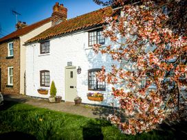 Clara's Cottage - North Yorkshire (incl. Whitby) - 950877 - thumbnail photo 1