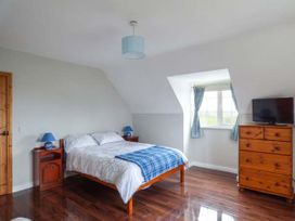 No.1 Apt, Brandy Harbour Cottage - Shancroagh & County Galway - 951117 - thumbnail photo 4