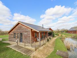 Lily-pad Lodge - Lincolnshire - 954121 - thumbnail photo 1