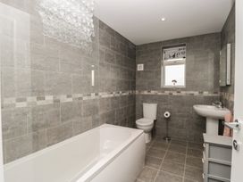 Manor Heath Apartment 4 - North Yorkshire (incl. Whitby) - 958919 - thumbnail photo 17