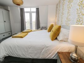 Manor Heath - The Penthouse - North Yorkshire (incl. Whitby) - 958921 - thumbnail photo 21