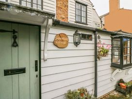 Swanfield Cottage - Kent & Sussex - 960930 - thumbnail photo 2